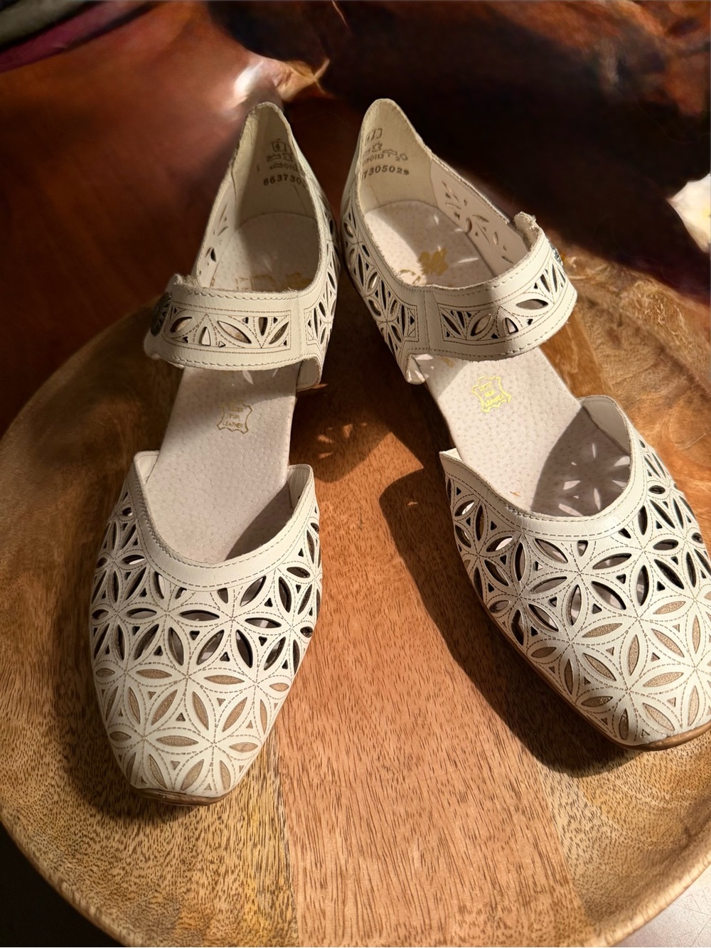 Rieker Antistress Ivory Leather Laser-Cut Mary Jane Shoes Size 41
